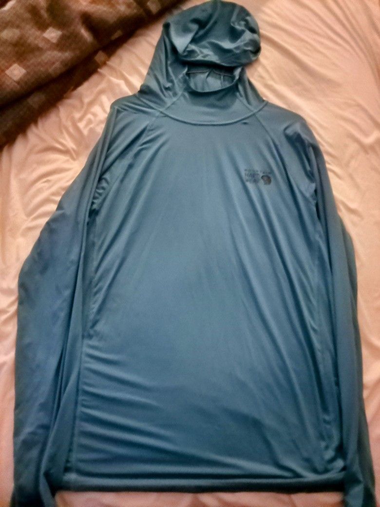 Barely Used Mountain Hardwear Long-Sleeve Hooded Performance Shirt (Men's Large)