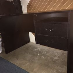 Black Desk