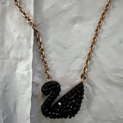 Lucky Swan Black Color Chain With Pendent 