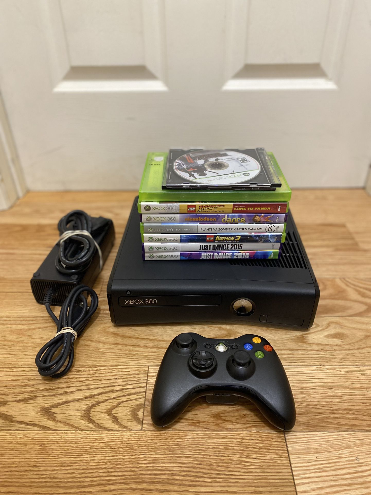 Xbox 360 S  Bundle With 9 Games And Power Cord