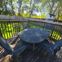 4 chairs table ,2 rocking chairs
