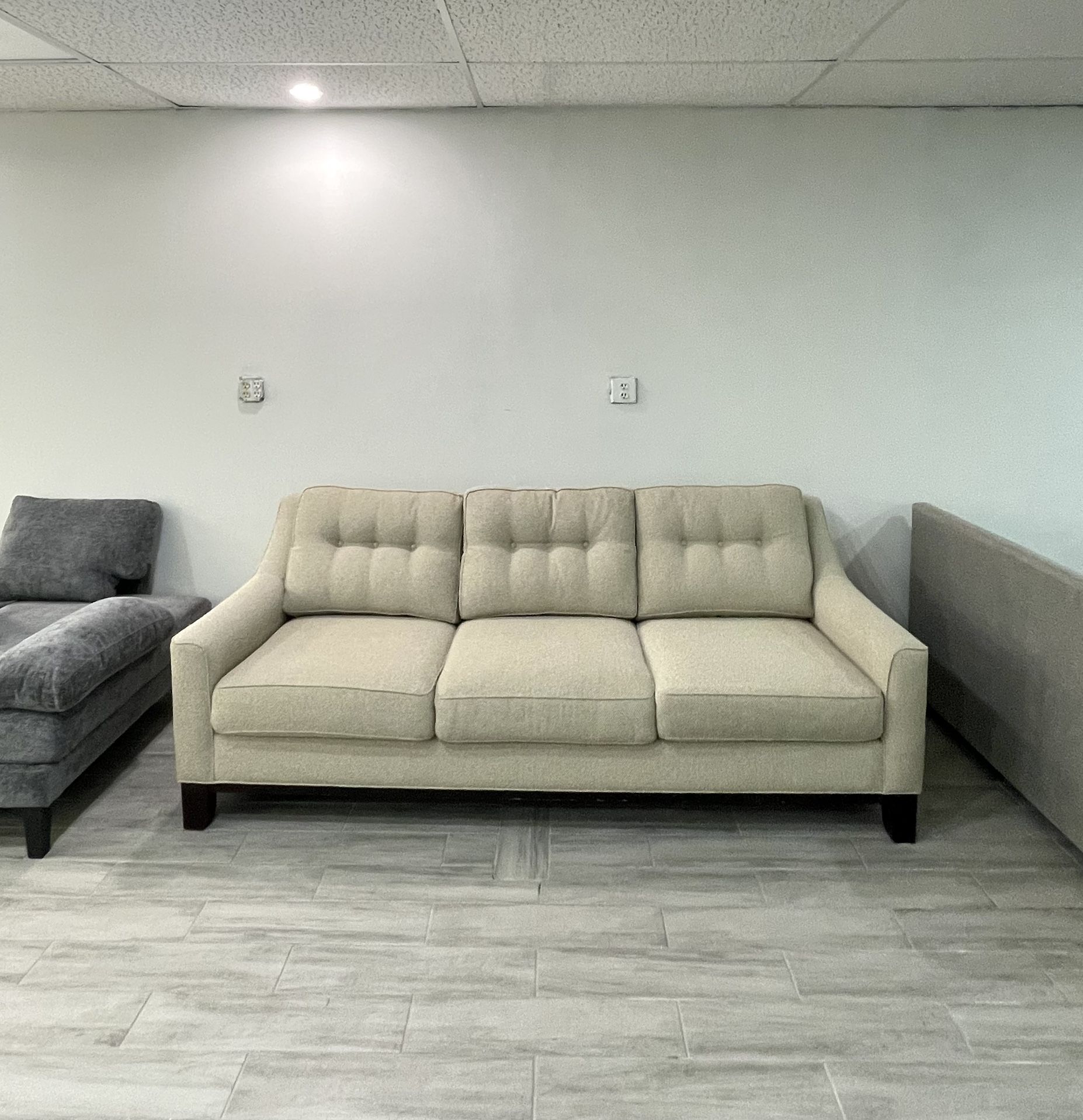 Cindy Crawford Sofa / Couch [FREE Delivery🚚]