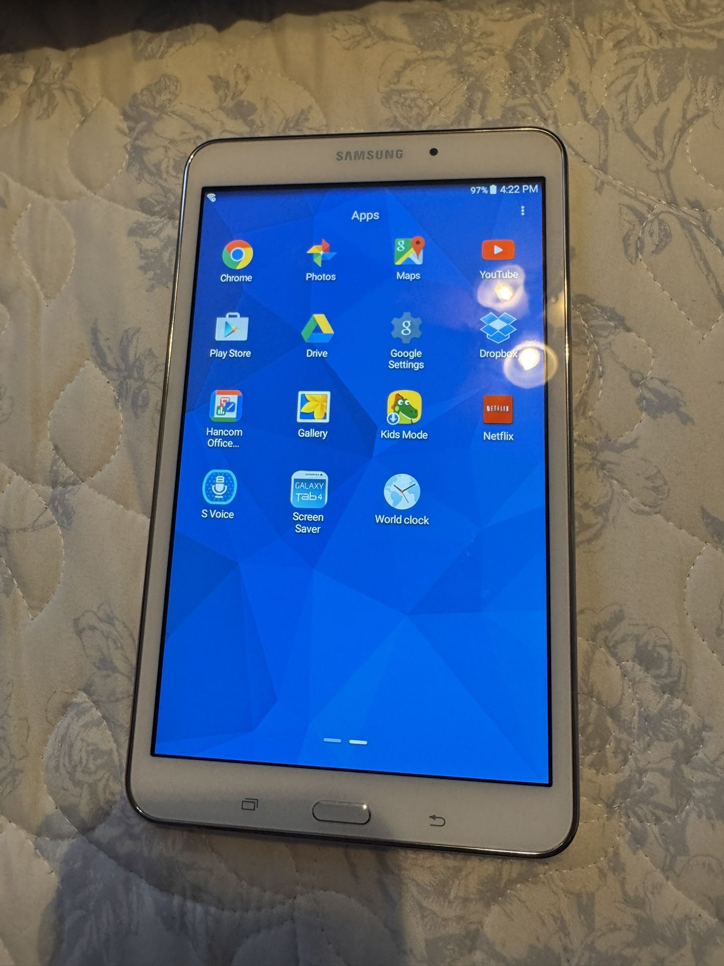 Samsung Galaxy Tab 4 its 8 Inches 16 Gb Like New