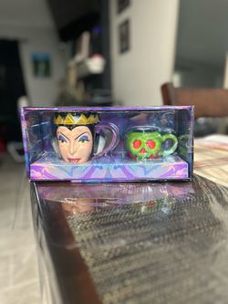 Disney Evil Queen & Poison Apple Mug Set