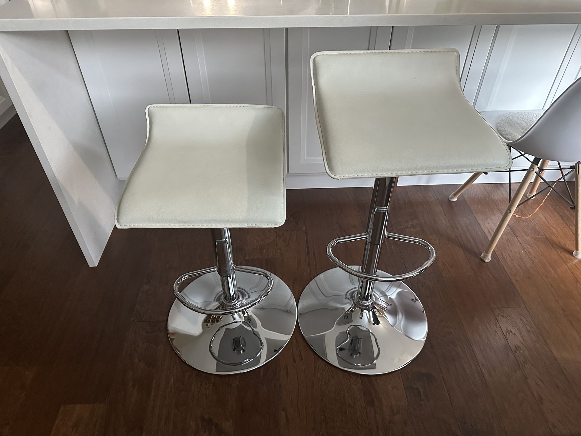 Bar Stool / Bar Chair – Excellent Condition