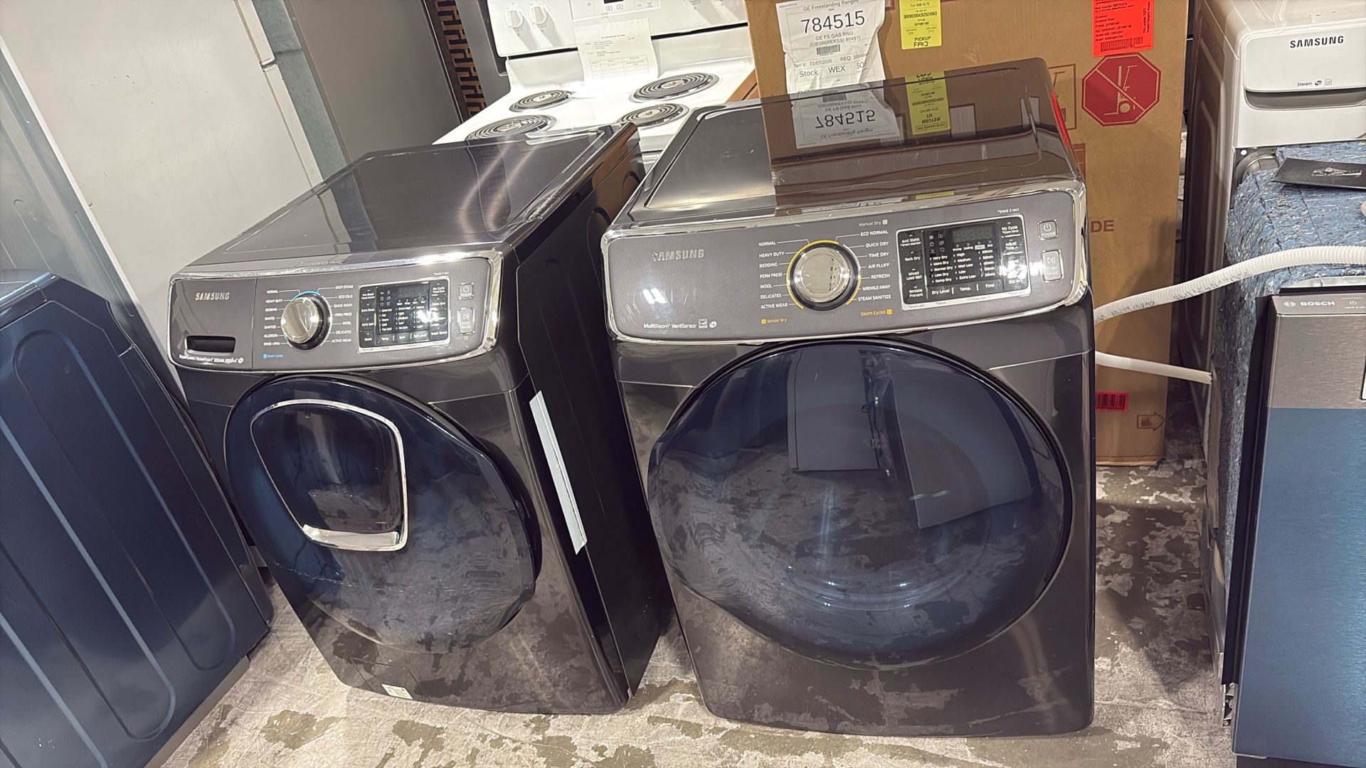 Samsung Frontload Washer Gas Dryer Set
