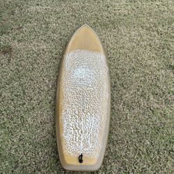 5’7 Tyler Warren Tri keel Surfboard