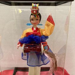 Vintage  Korean Native Doll In Case