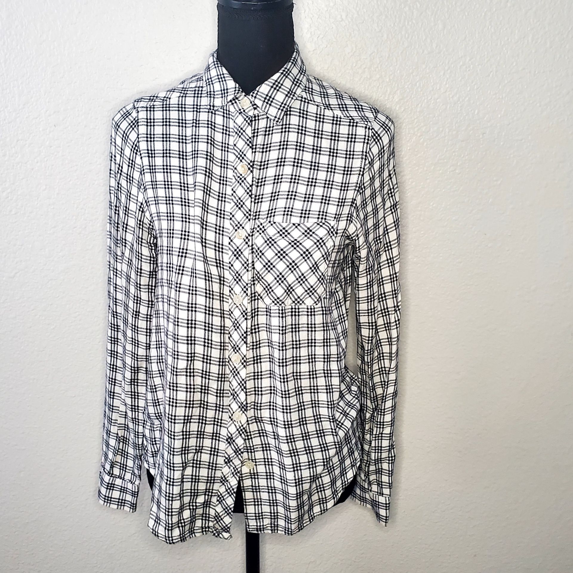 Universal Thread Button Up Shirt Women X-Small Black White Plaid Long Sleeve Top