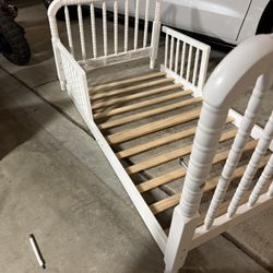Toddlers Bed FREE! 