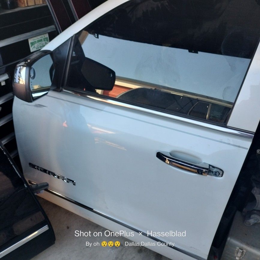 Parts 2015 To 2018 GMC Driver Door