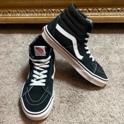 Vans Sk8-Hi Black High Top Sneaker unisex size 6 men’s / 7.5 women’s