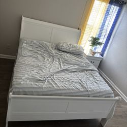 Queen Size Bedroom Set Including (Bed-Frame,Nightstand, Dresser And Mirror)