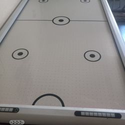 Air Hockey Table