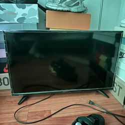 Insignia Tv 32 inches 