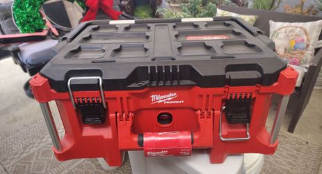 Milwaukee Packout tool box