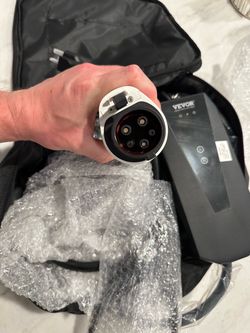 VEVOR Level 1 Portable EV Charger – J1772 – Complete Kit w/ Case