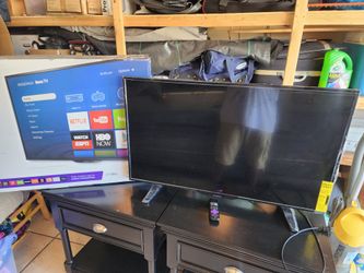 Smart TV  39 in.lnsignia Roku TV.