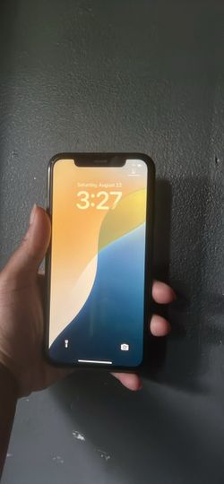 iPhone XR UNLOCKED