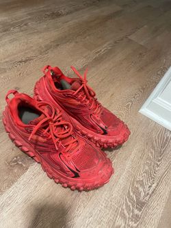 Balenciaga defender red size 44