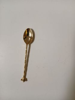Gold tone finial tea pot spoon