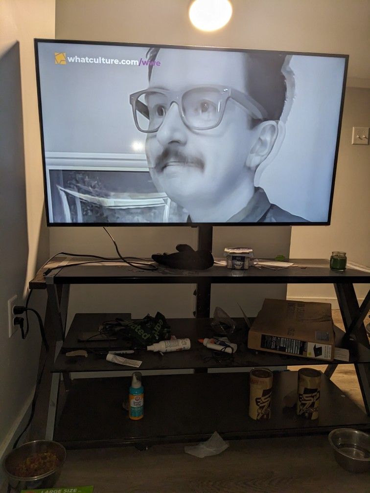 LG Tv 44in
