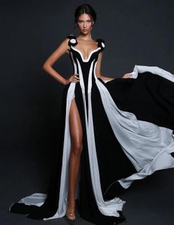 Bella Barnett Black & White Evening Gown sz Small