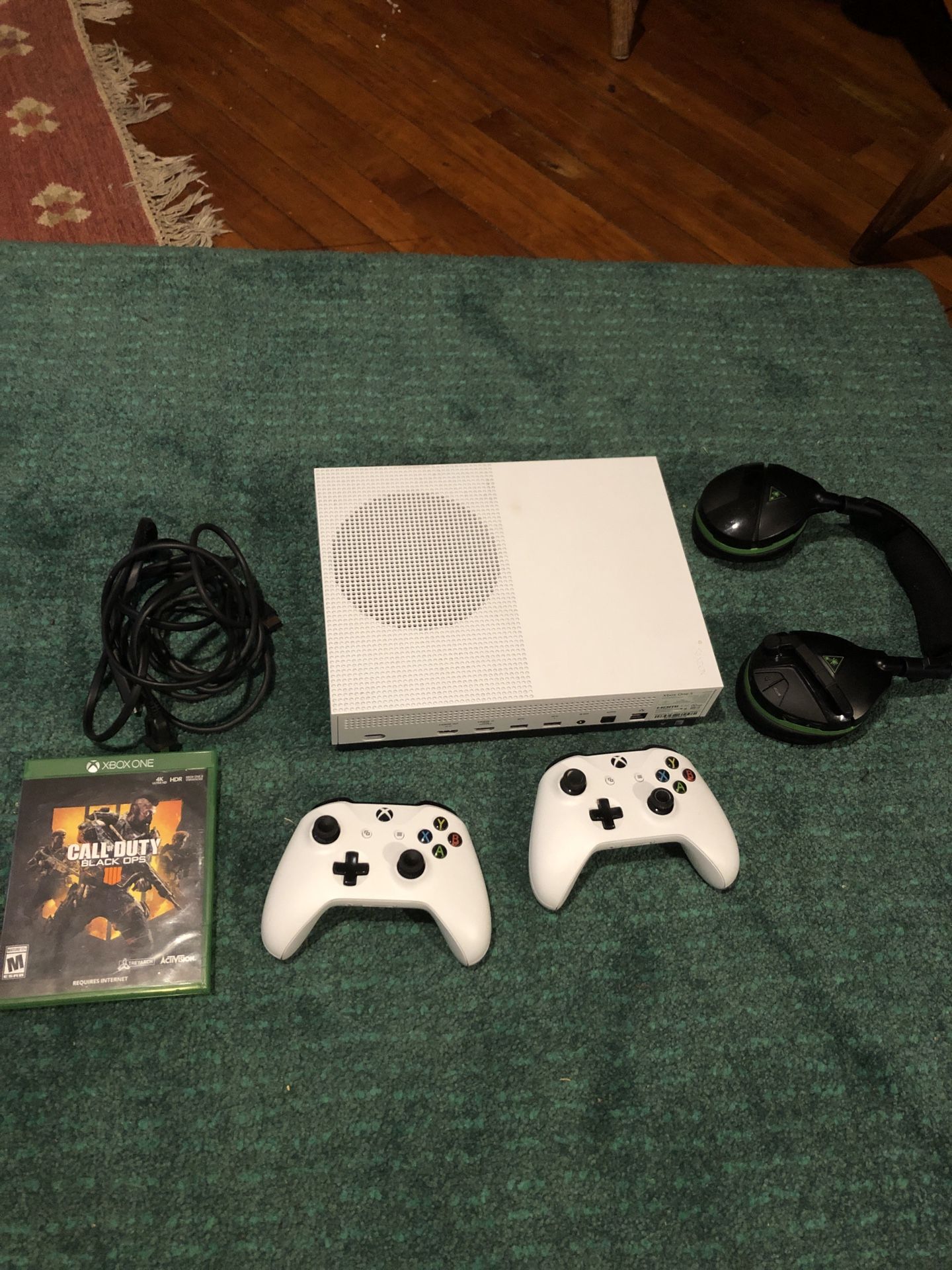 Xbox one S with turtle beach headset