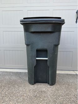 TOTER 64 Gallon Recycling Trash Garbage Can Bin