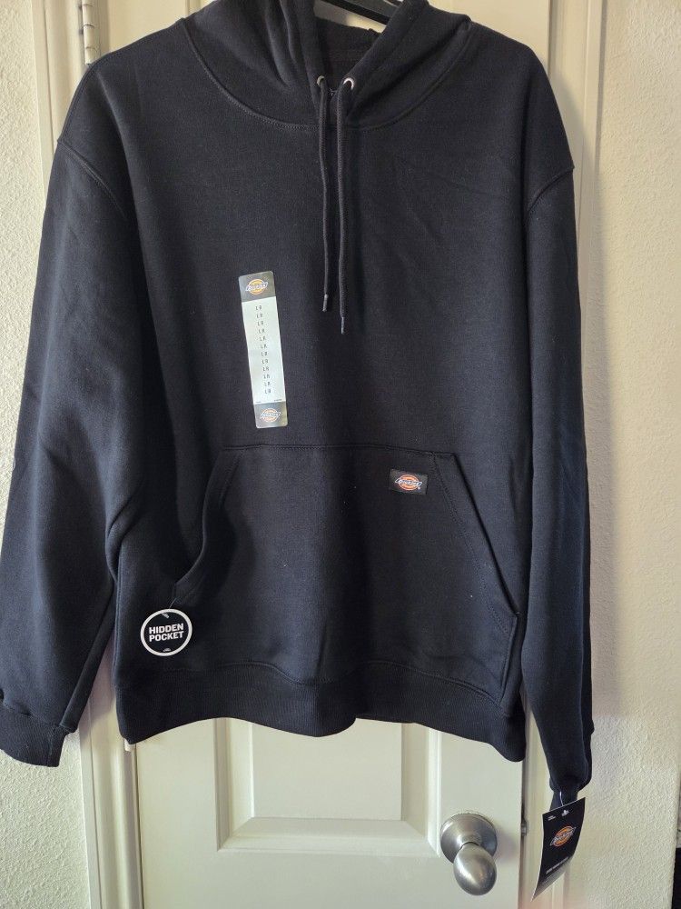 Dickies Sweatshirts: Men's TW292 BK Black Fleece Pullover Hoodie
SizeLR