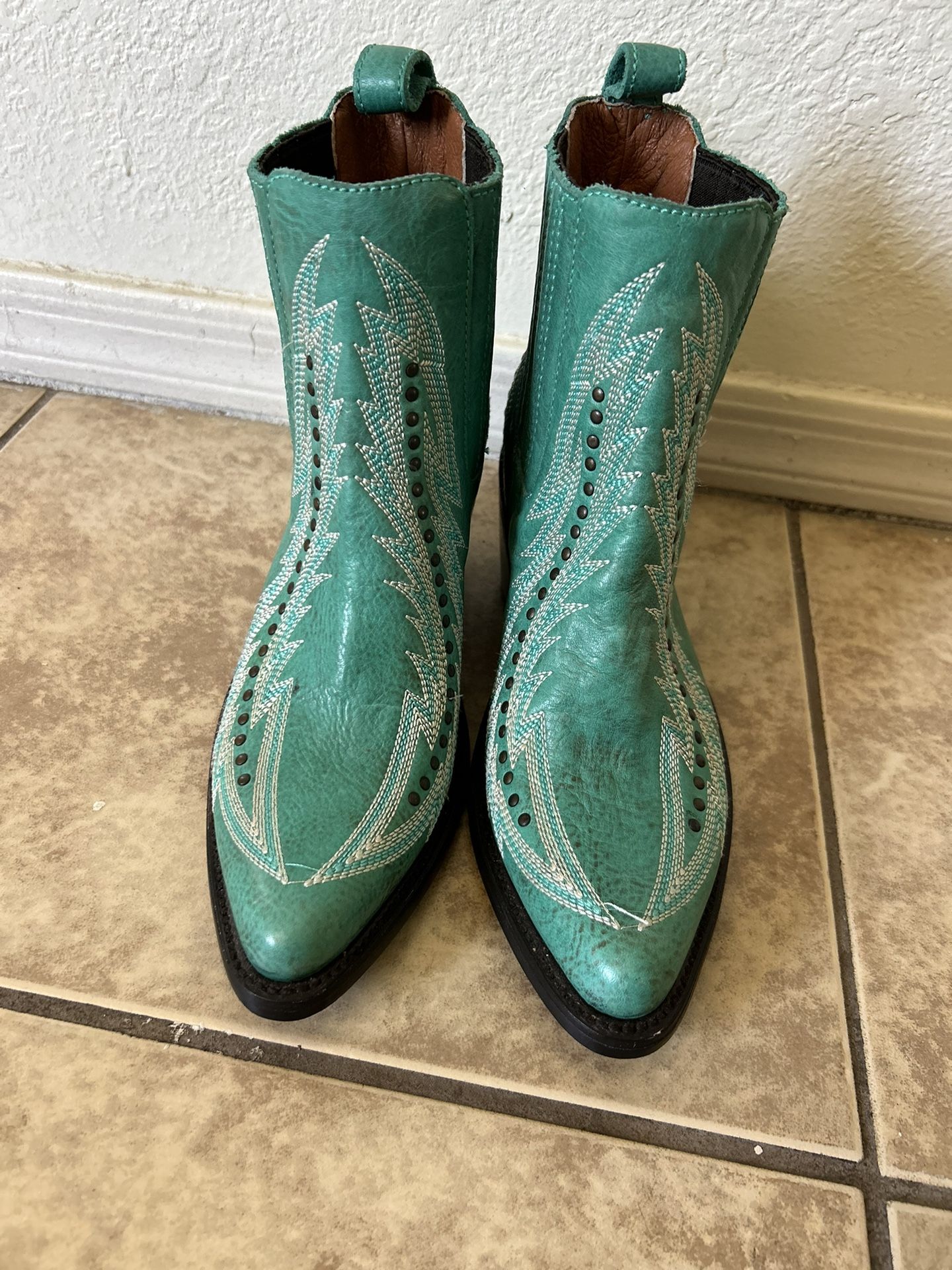 New Boots 7 / 5