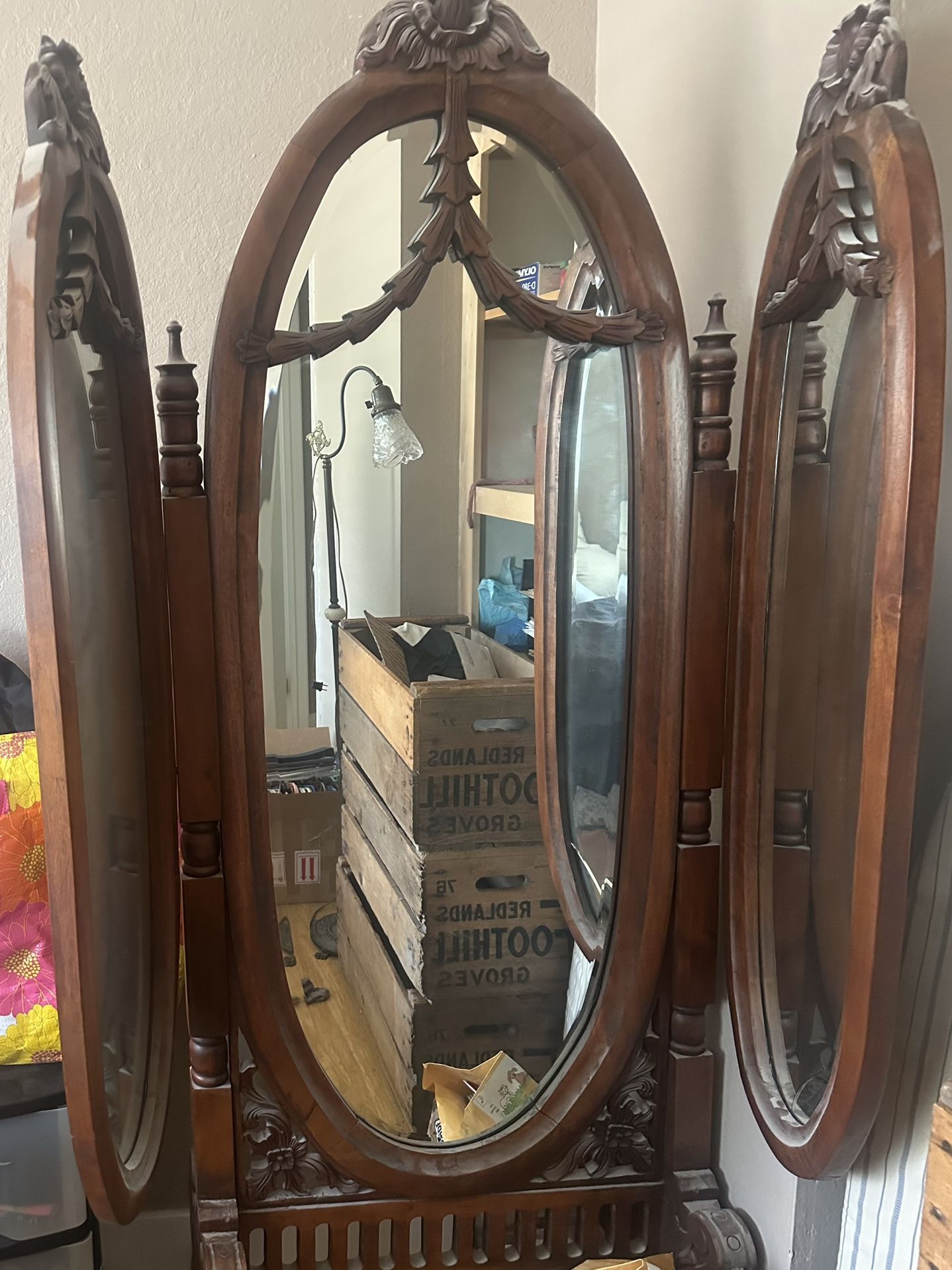 Vintage tri-fold mirror