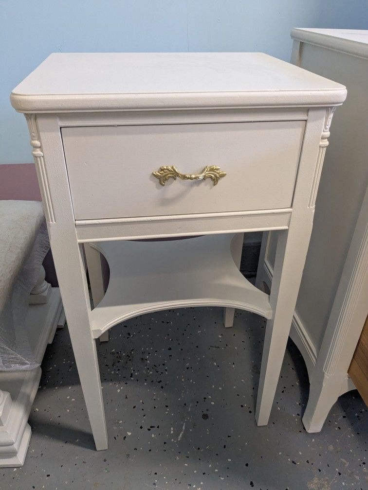 Single End Table H28 L16 D14