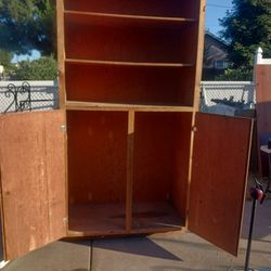 Ĥuge Wood Shop Cabinet