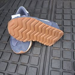 New toddler no box new balance shoes size 6