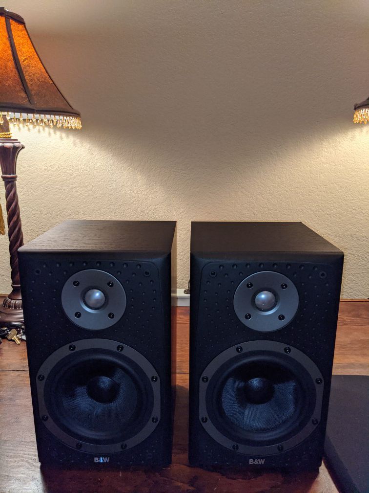 B&W DM303 speakers