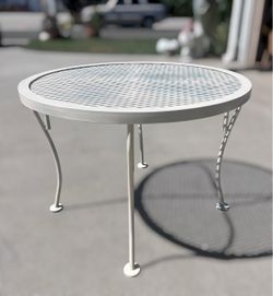 White Wrought Iron Round Mesh Patio Side Table 24” Garden Outdoor