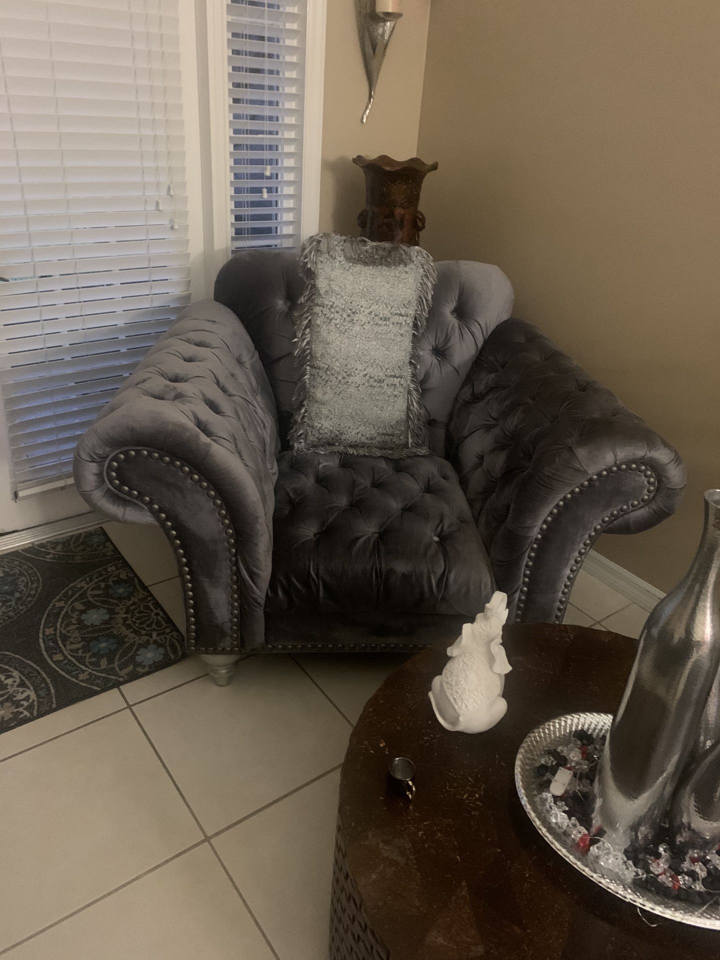 Three piece living room set for Sale in BVL, FL OfferUp