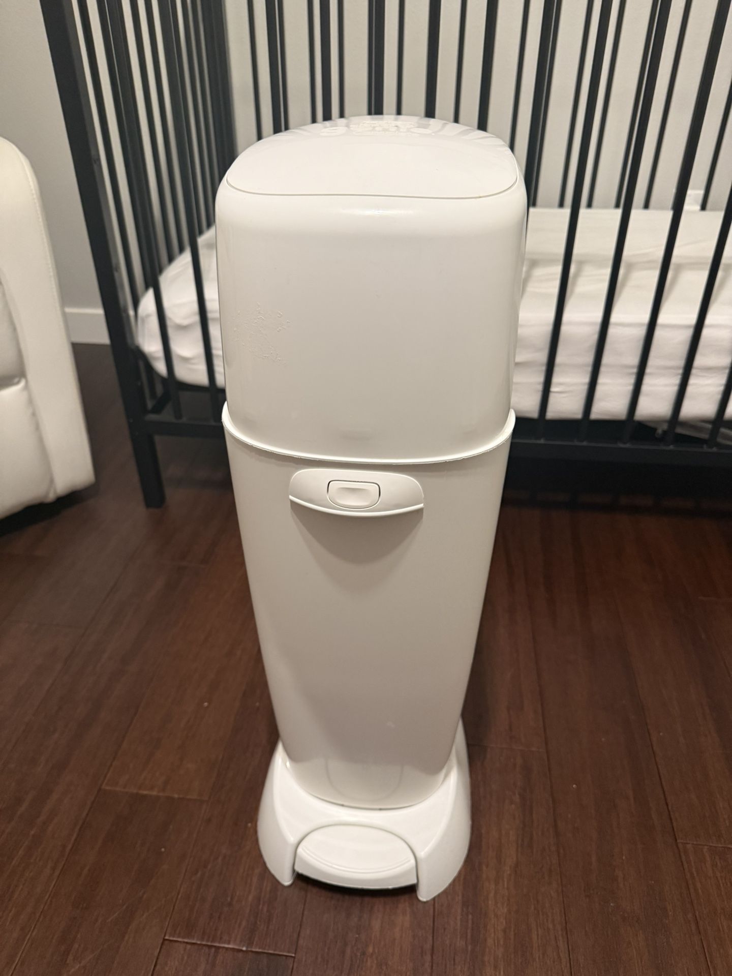 Diaper Genie Complete With Bag Refills