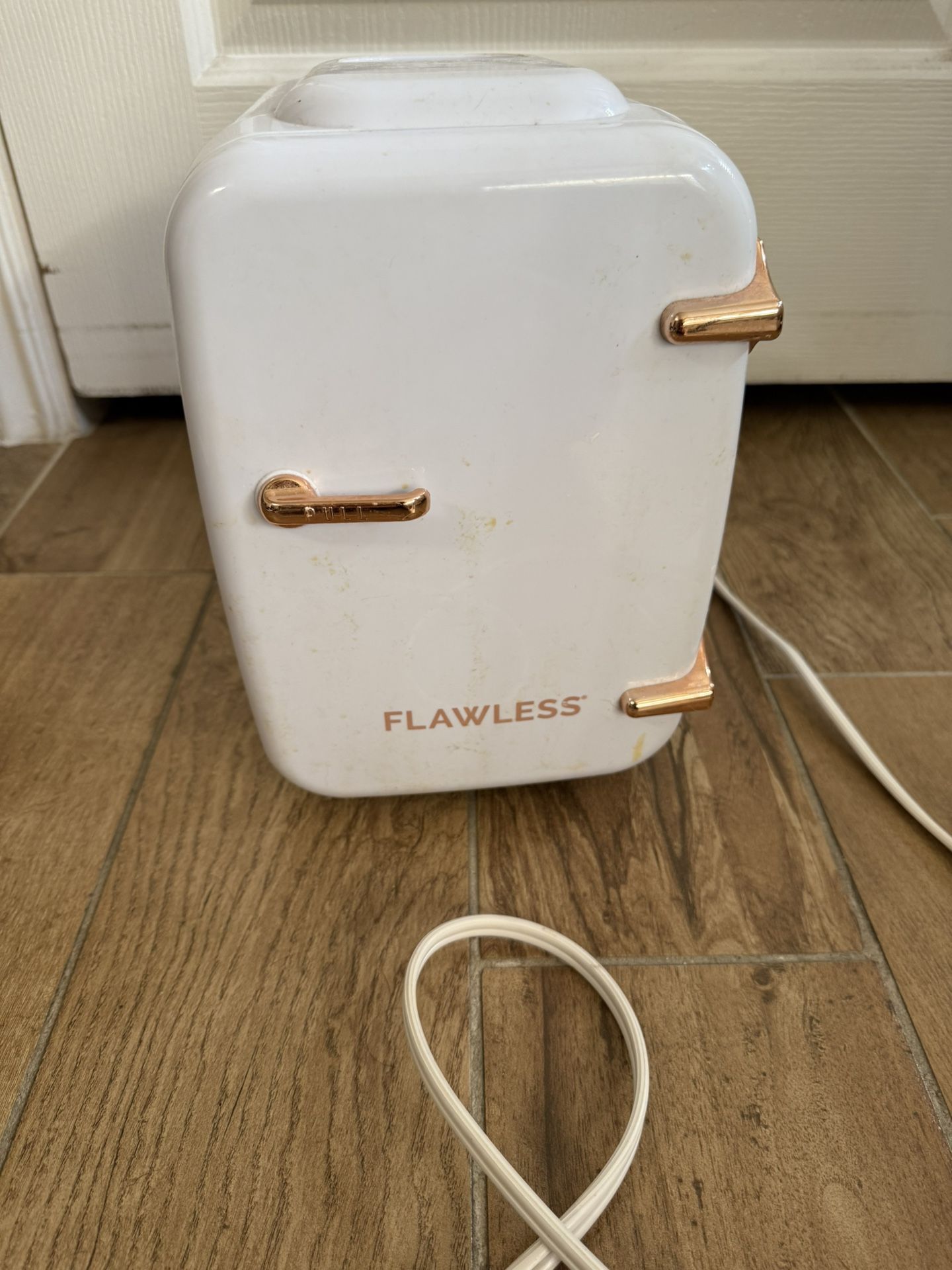 Flawless Make Up Fridge