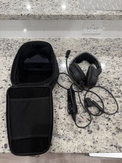 Bose A20 Aviation Headset w/ Carrying Case – Excellent Condition