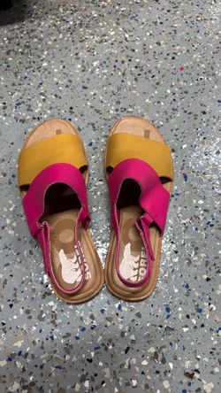 Sorel Sandals size 6