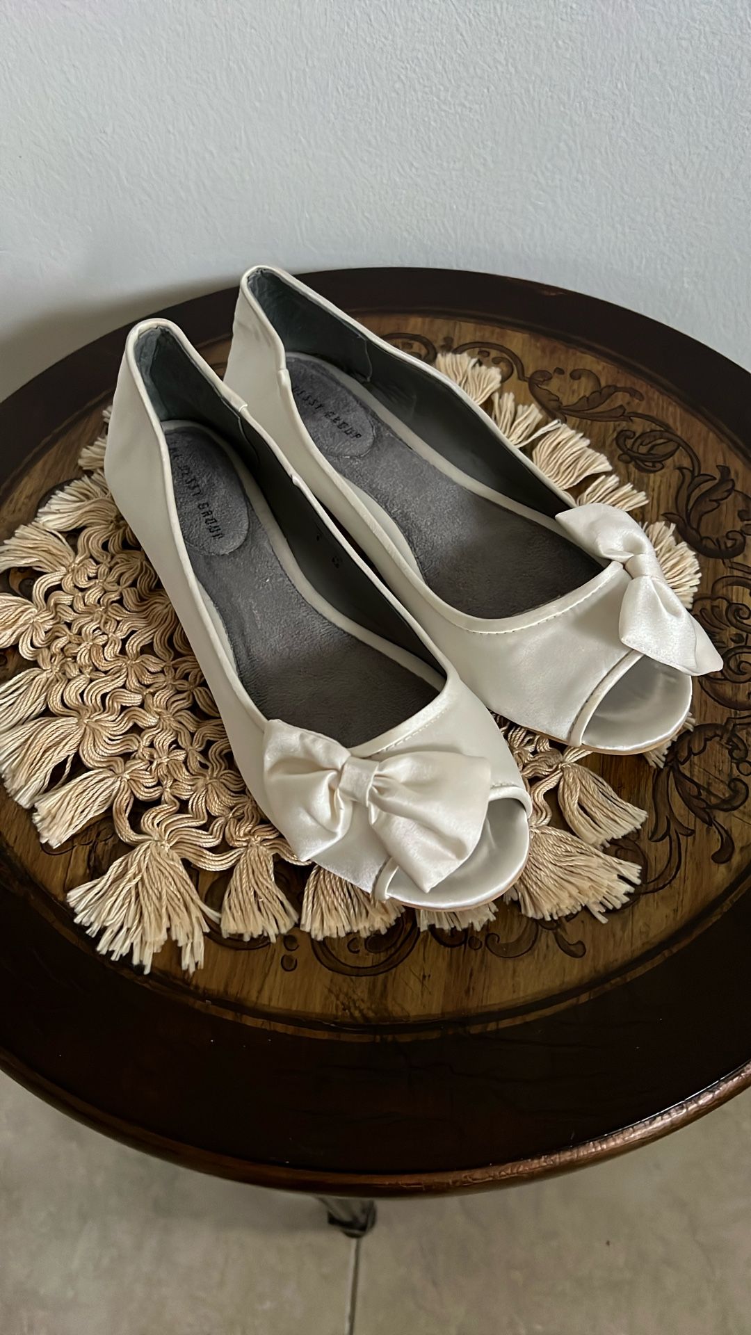 SATIN PEEP TOE BRIDAL BALLET WEDDING FLATS Size 8 IN OFF WHITE