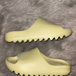 Brand New Yeezy Slide “Resin” Men’s Size 10