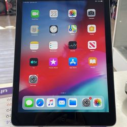Great Condition IPad Air 2 (9.7) Unlocked, 16GB Storage, Comes With Charging Cable 