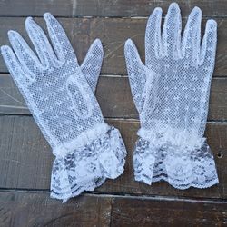 Lot Of 12 Bridal Party Wedding Lace Gloves 