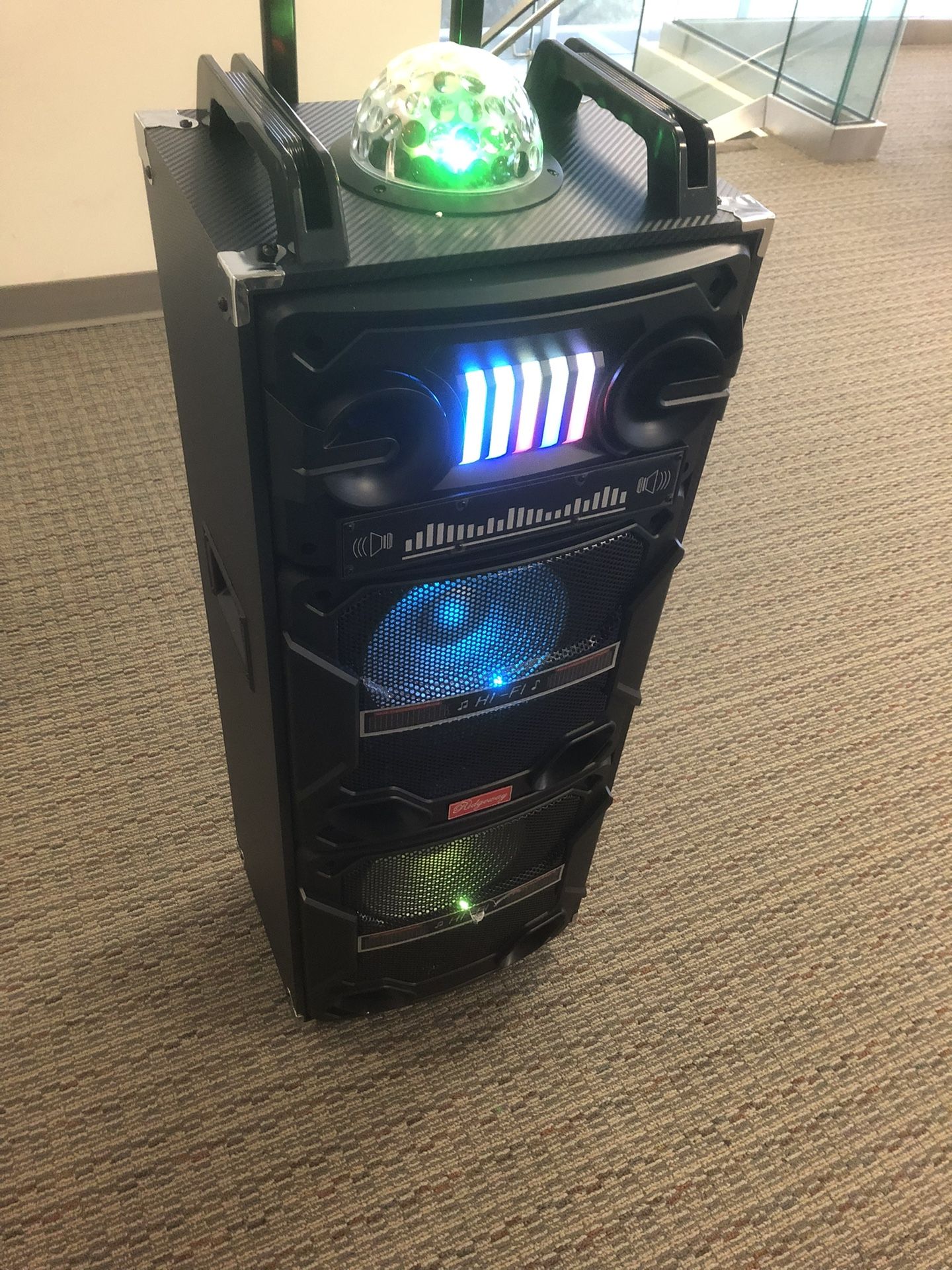 4,000 Watt Rechargeable Bluetooth Speaker/aux/fm/USB And SD Port/microphone For Karaoke/brand New!!