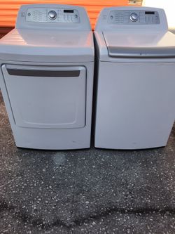 Kenmore washer and dryer electric set