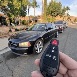 Car keys/Fobs/Llaves De Autos