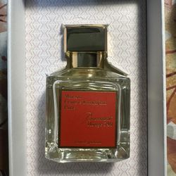 Baccarat Rouge 540 cologne 